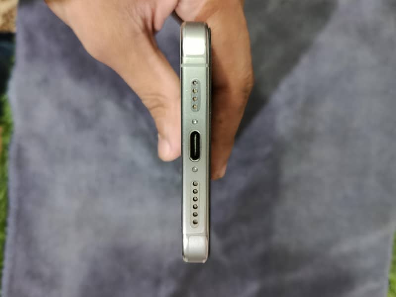 Apple iPhone 15 Pro Max 5