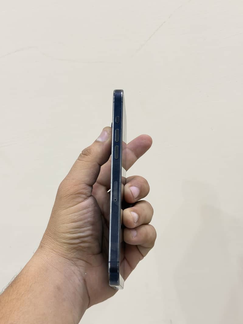 Apple iPhone 15 Pro Max 5