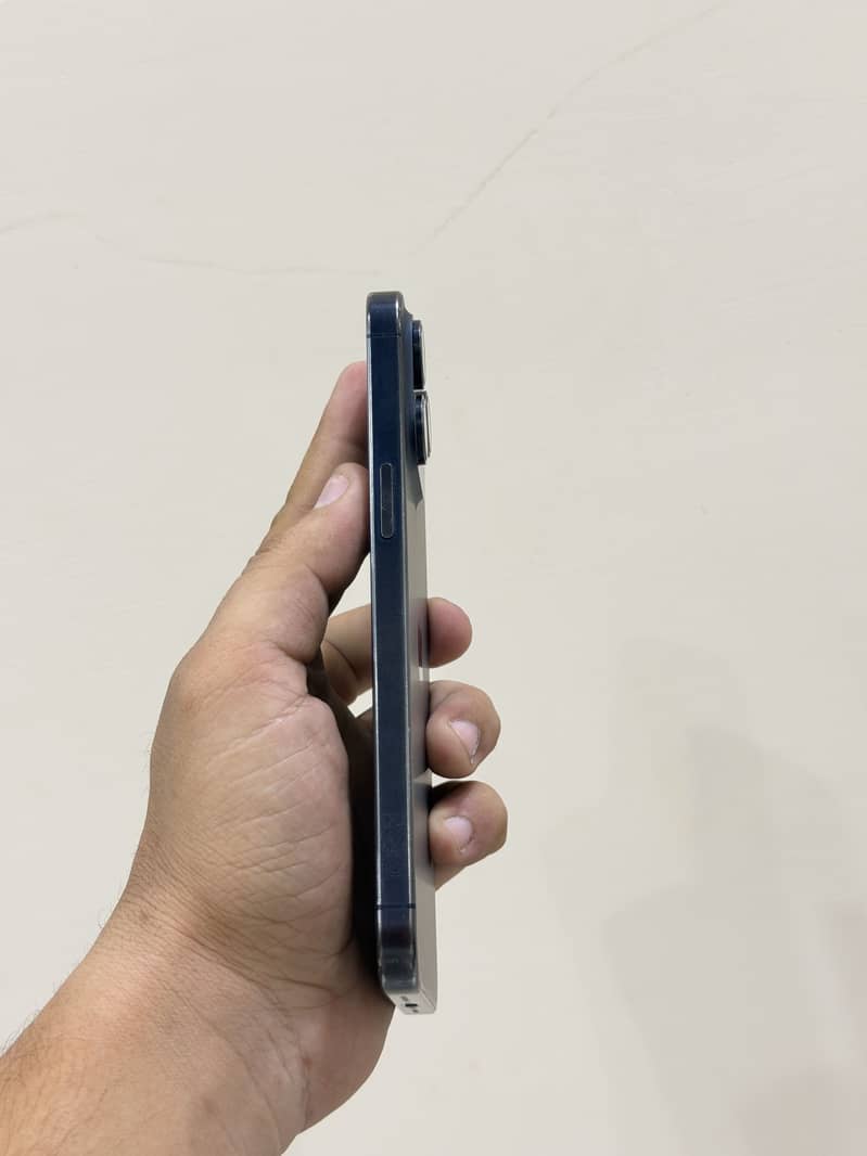 Apple iPhone 15 Pro Max 7
