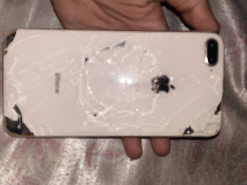 Apple iPhone 8 Plus 1
