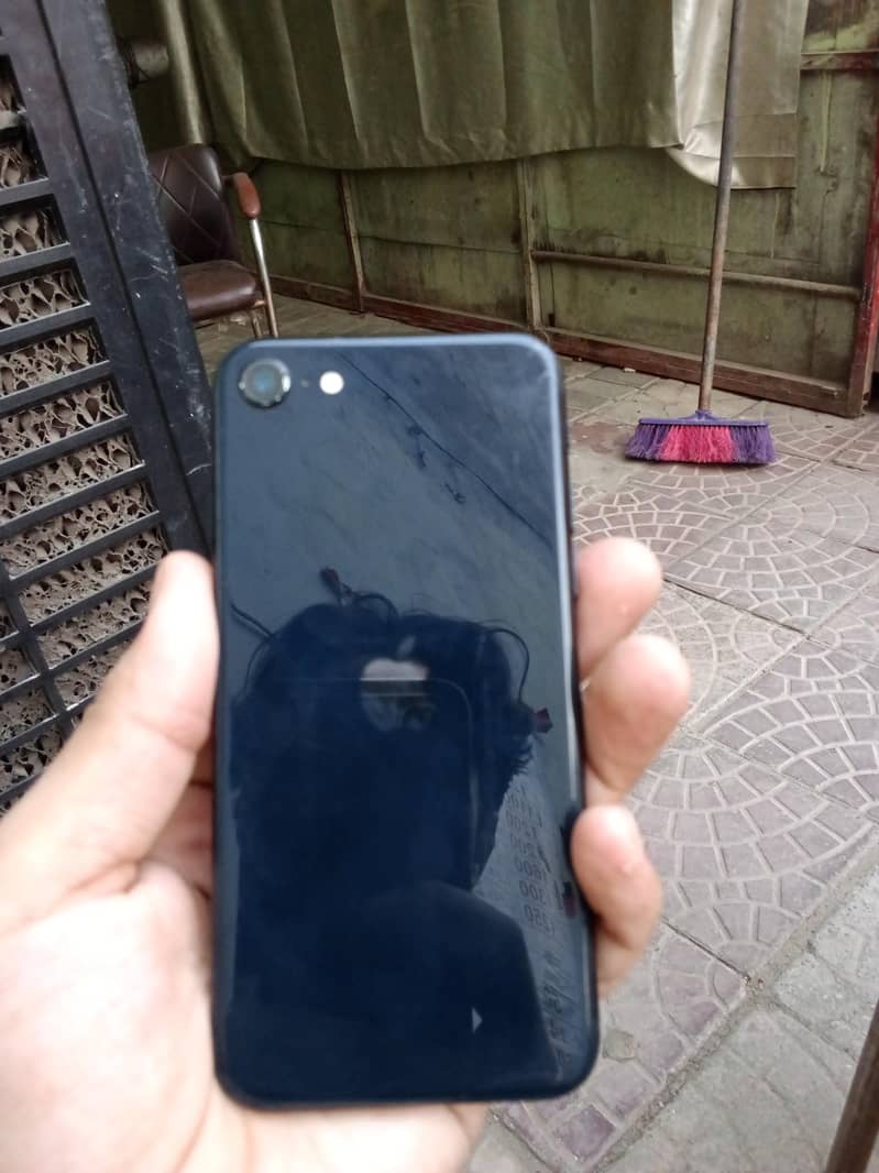 Apple iPhone SE 2