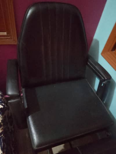 Parlour Facial Bed Urgent Sale - Foldable Chair