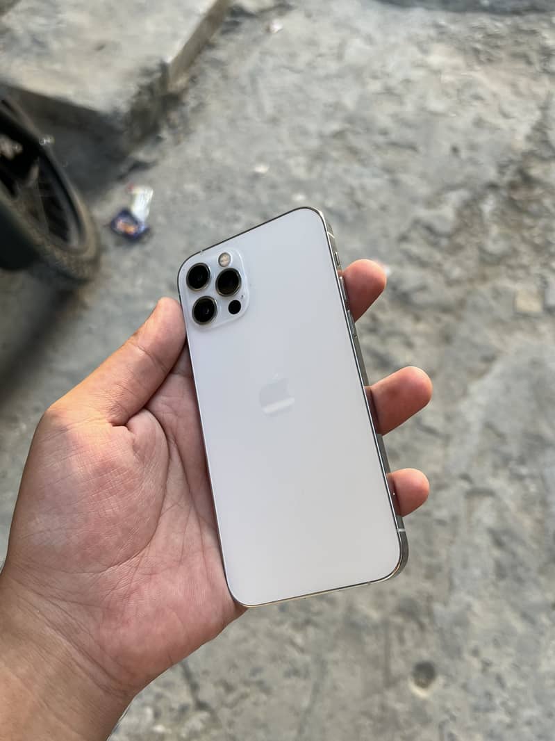 Apple iPhone 12 Pro 2
