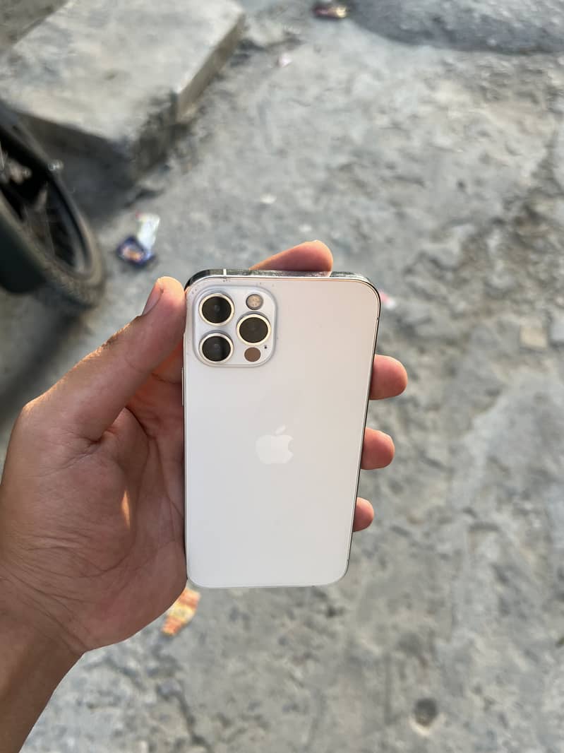 Apple iPhone 12 Pro 3