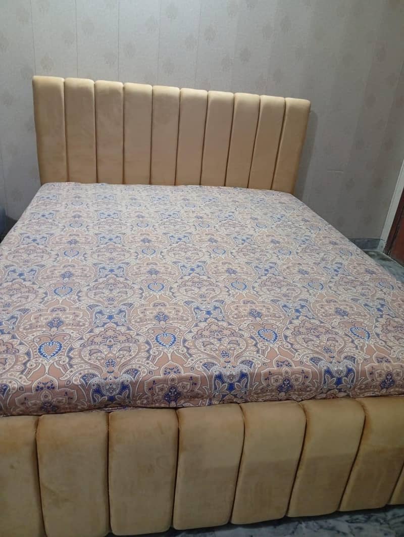 کوئین سائز بیڈ 0
