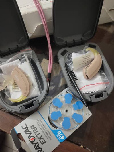 Hearing AID Devices Puretone / GN Hearing LO890 Pair (Almost New)