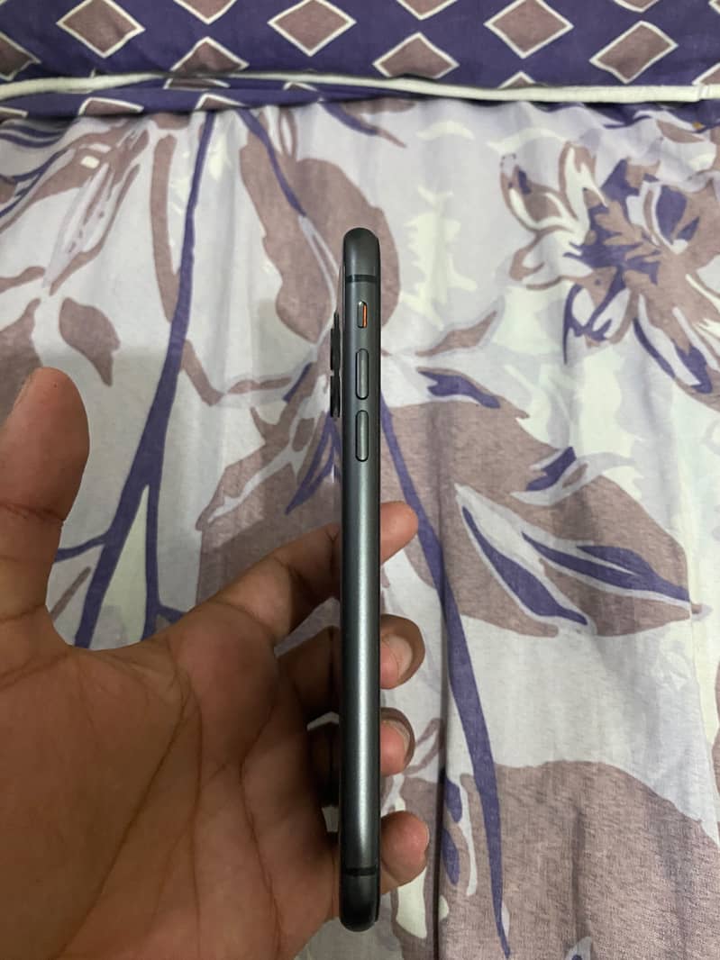 Apple iPhone 11 5