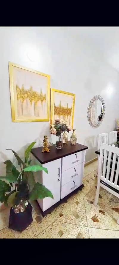 Side board White
