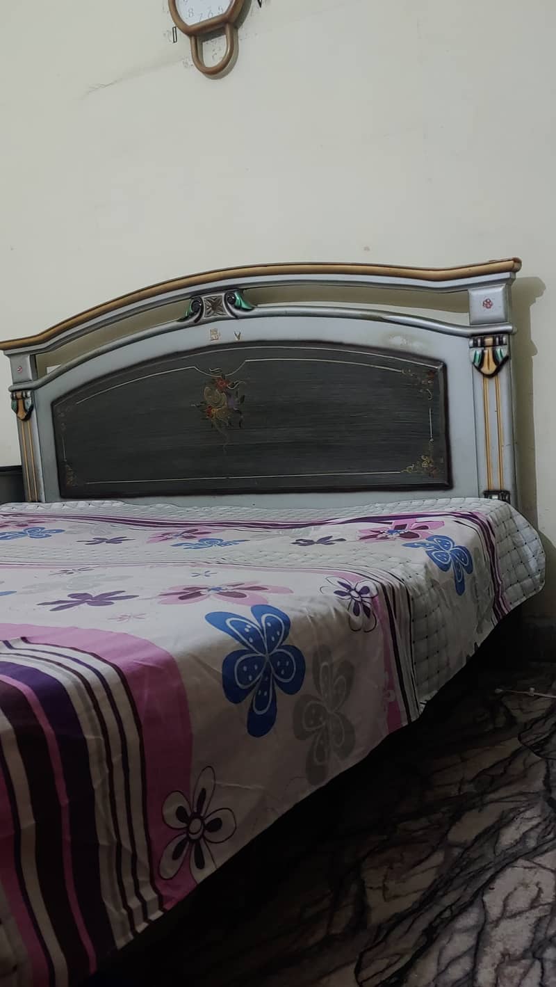 Bed, Two Side Tables, One Dressing table without mattress 1