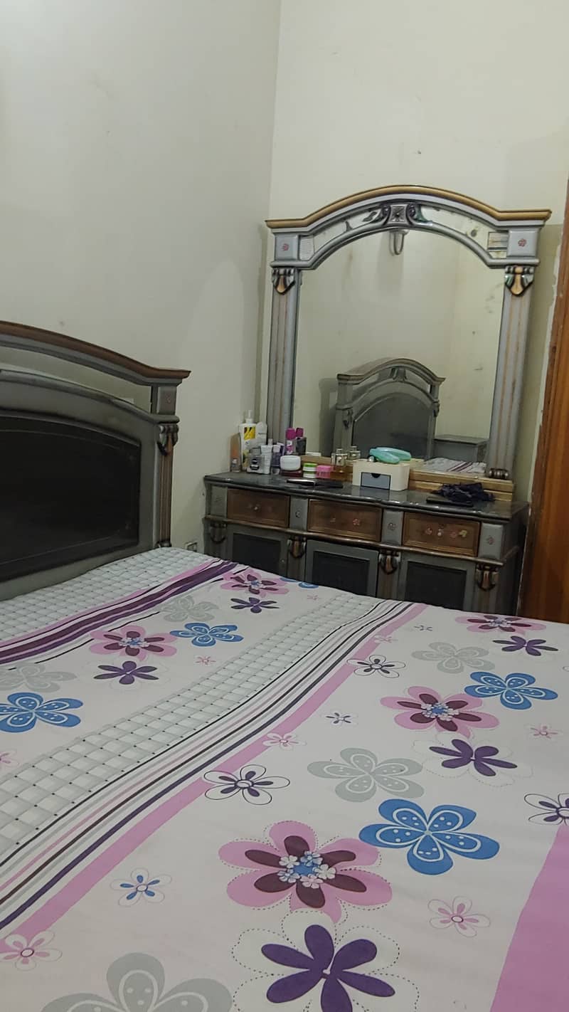 Bed, Two Side Tables, One Dressing table without mattress 5