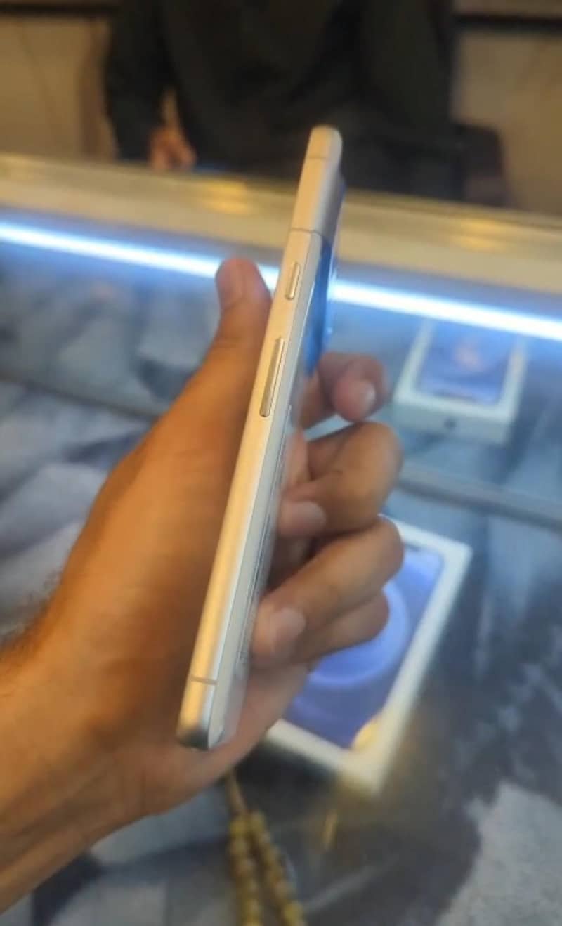 Google Pixel 7 5