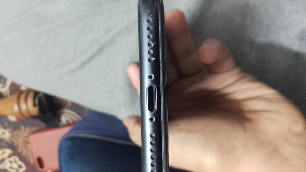 Apple iPhone 7 2