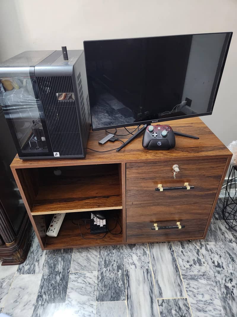 Table for Console or PC 0