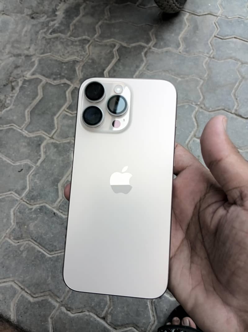 Apple iPhone 16 Pro Max 0