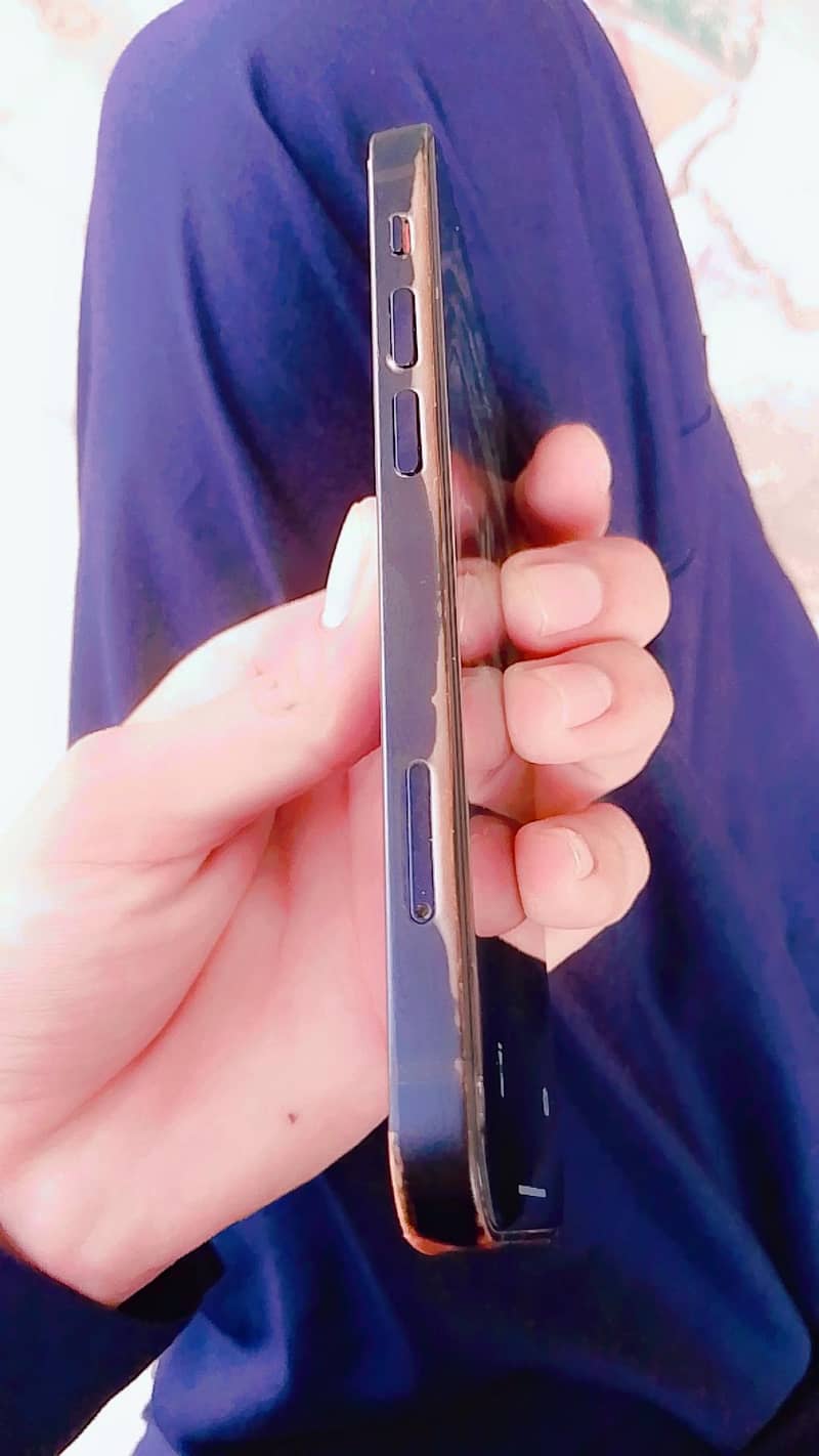 Apple iPhone 12 mini 1