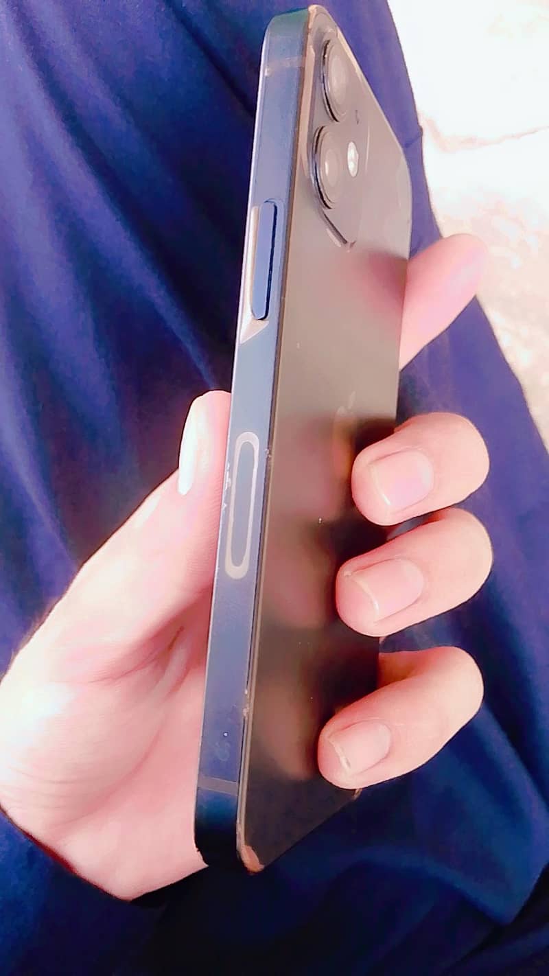 Apple iPhone 12 mini 3