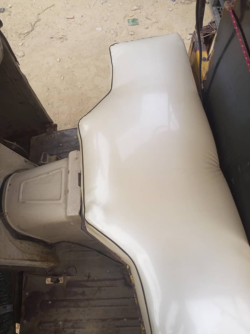 2011 ka model hai 7