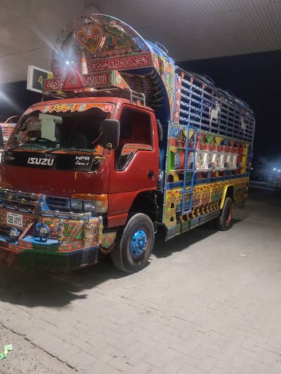 Isuzu NPR truck good condition new tyre