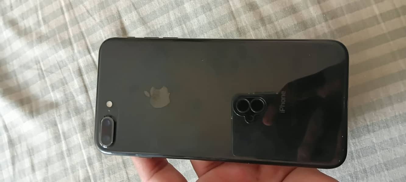 Apple iPhone 7 Plus 0