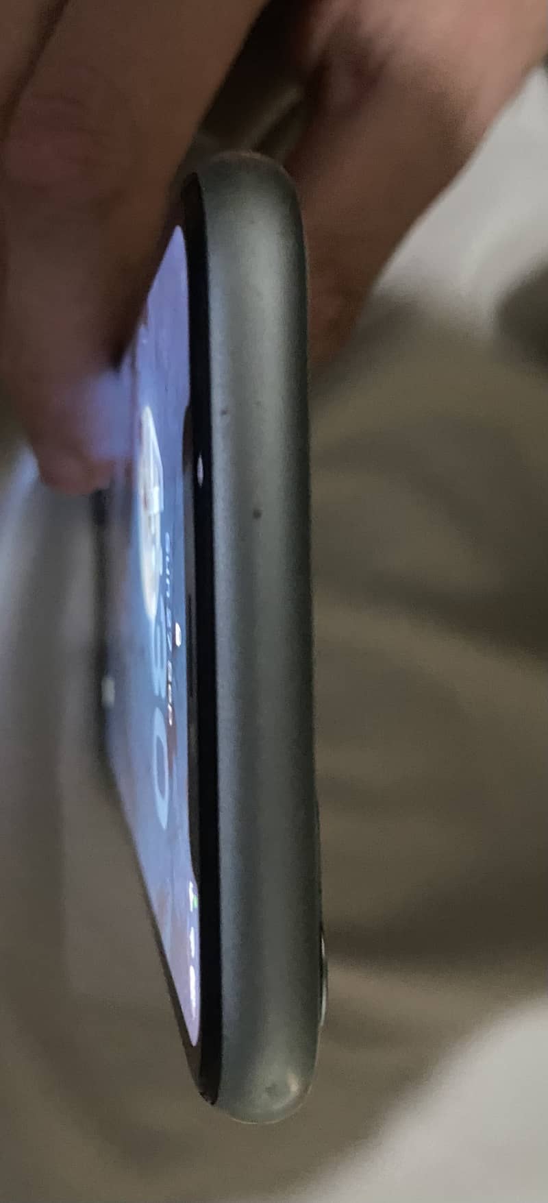 Apple iPhone 11 3