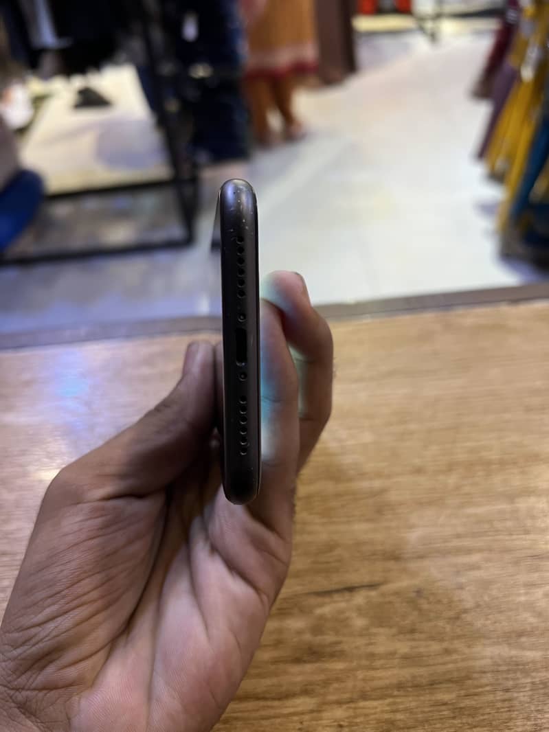 Apple iPhone 11 MDM 4