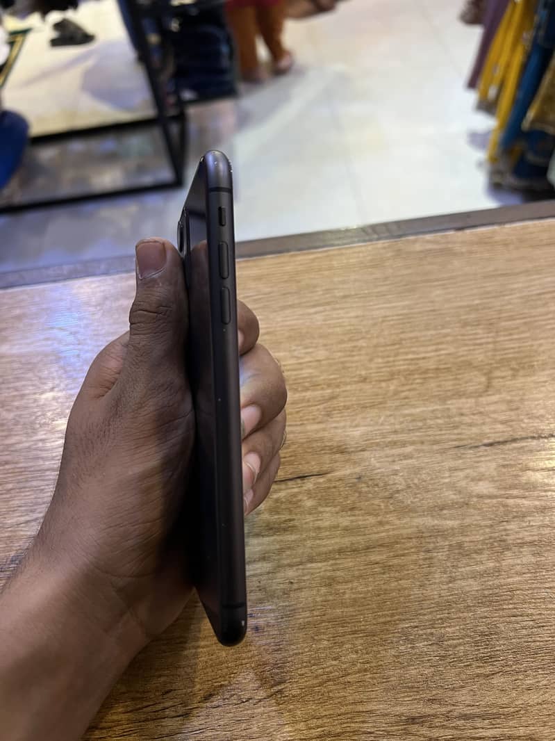 Apple iPhone 11 MDM 5