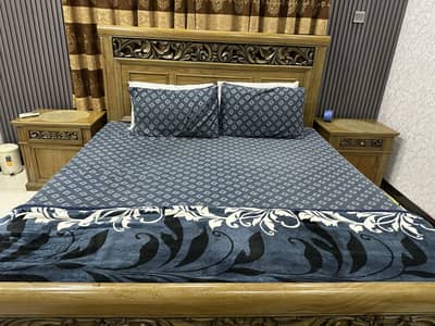 Solid Wood Carved Bedroom Set – Bed, 2 Side Tables & Dressing Table