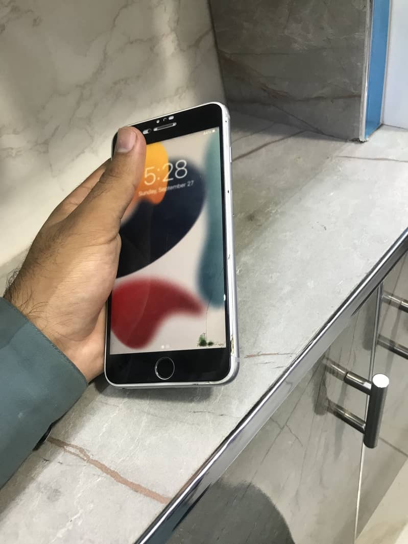 Apple iPhone 6S Plus 5