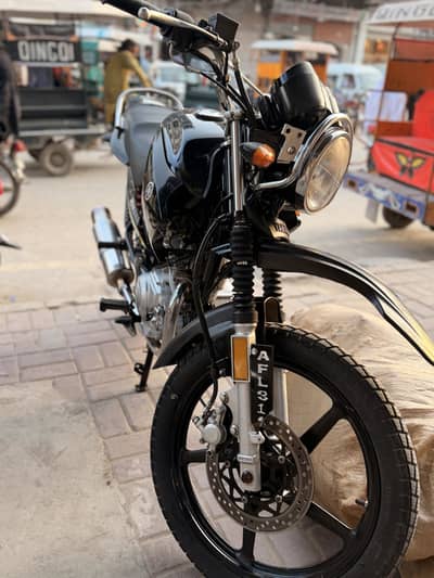 Ybr 125g black color