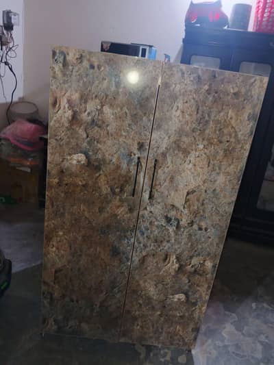 Rotating Display Rack with Built-in LED Light – Excellent Condition