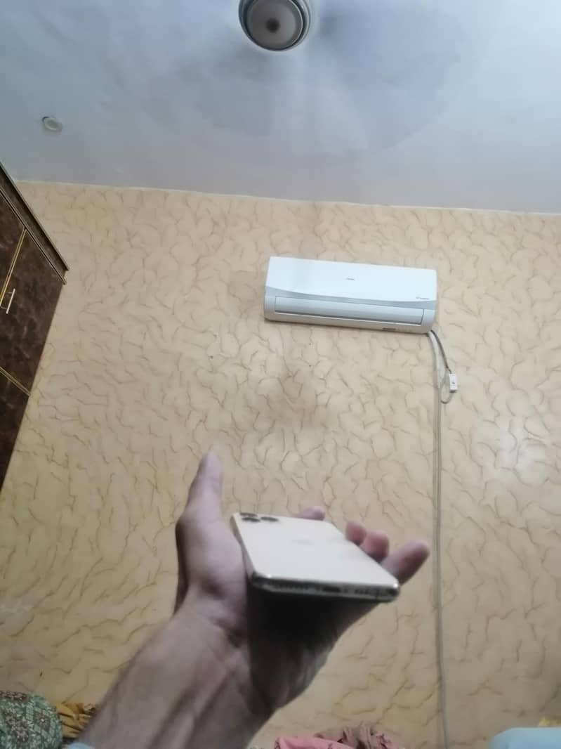 Apple iPhone 11 Pro 1