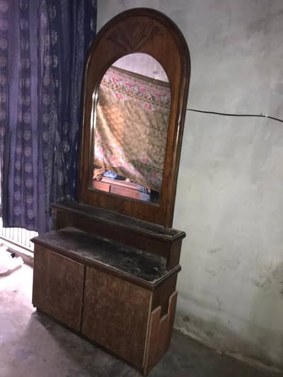 Furniture/Dresser