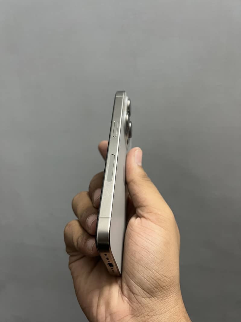 Apple iPhone 15 Pro 1