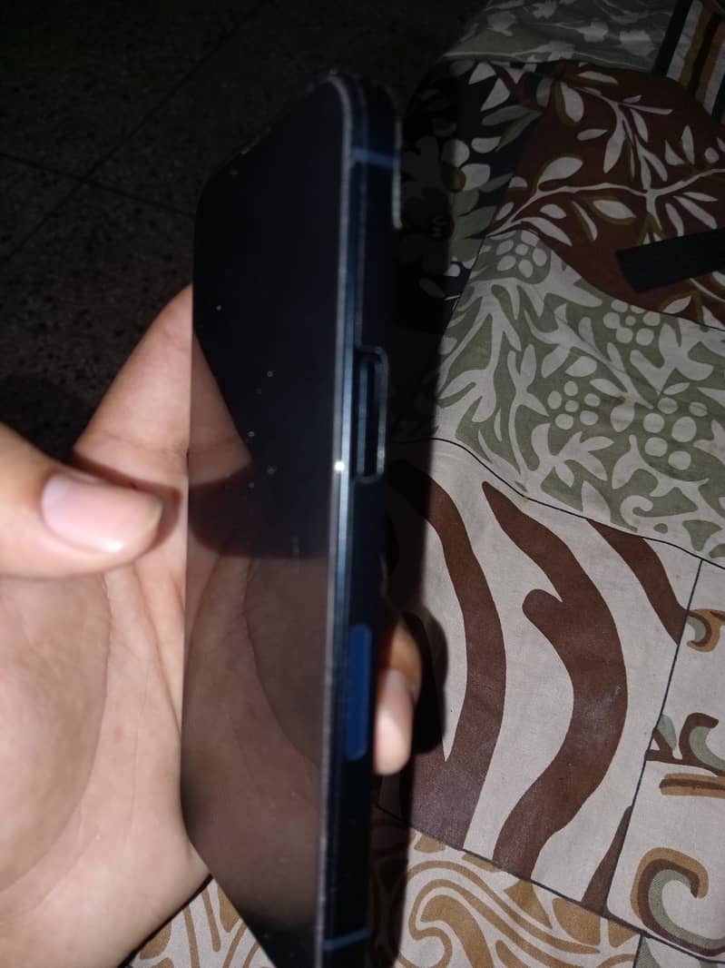 Apple iPhone 13 2