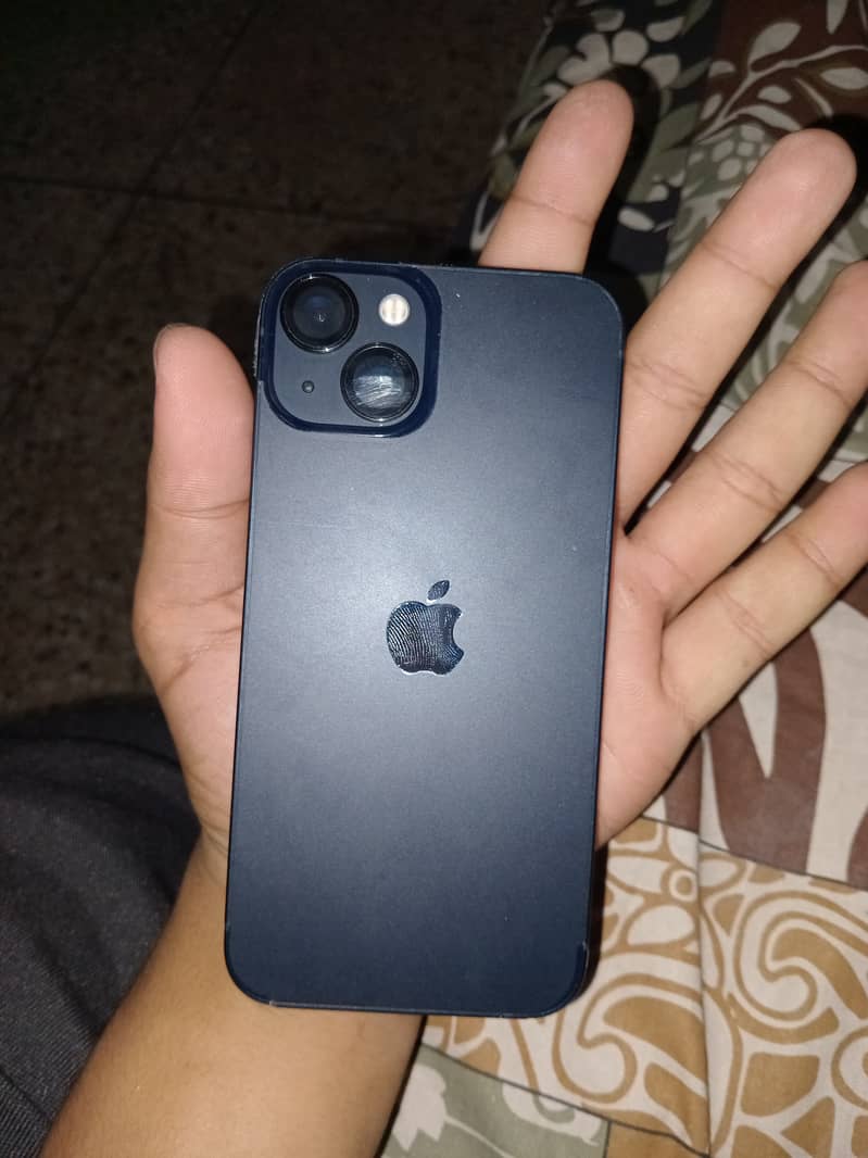 Apple iPhone 13 4