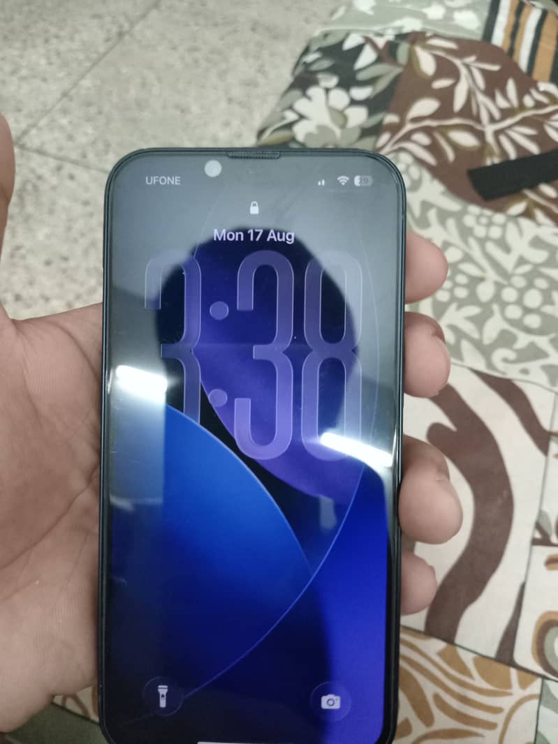 Apple iPhone 13 5