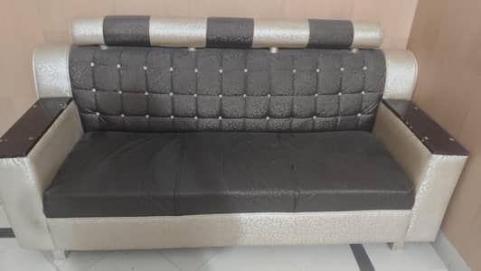 5 seater with lush condition nothing Rexine damages