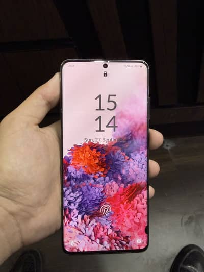 Samsung s20 ultra 5G 100X zoom camera (6 month sim time available)
