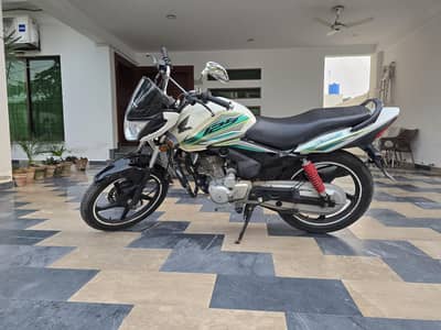 Honda CB 125F S. E