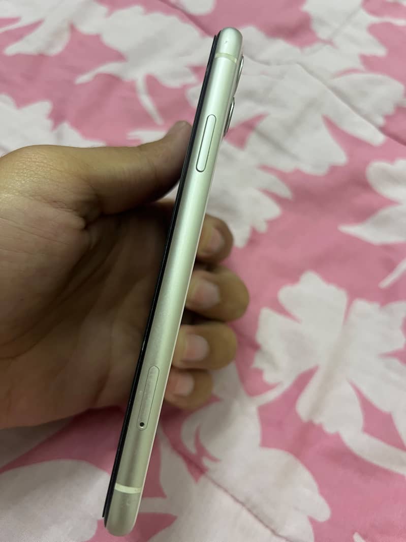 Apple iPhone 11 6