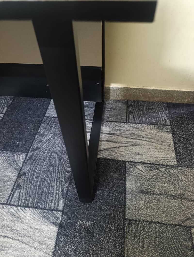 table & Chair 3
