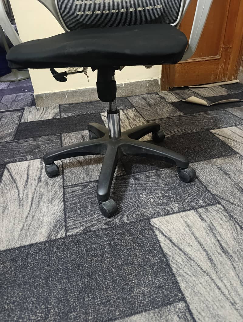 table & Chair 5