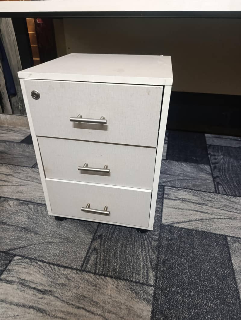 table & Chair 6