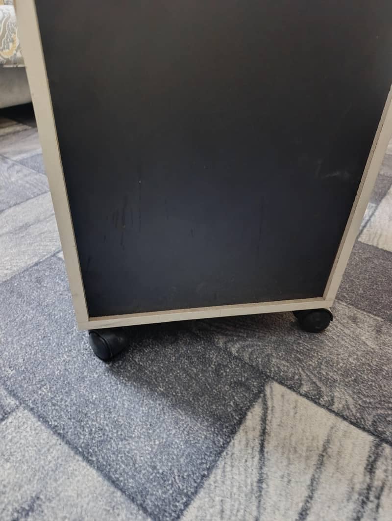 table & Chair 8