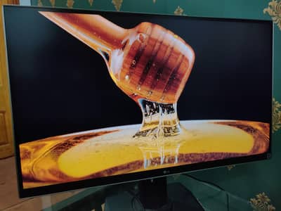 4K UHD 27" IPS LG Monitor | Type-C | 10 Bit | 100% sRGB