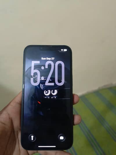 Apple iPhone 13