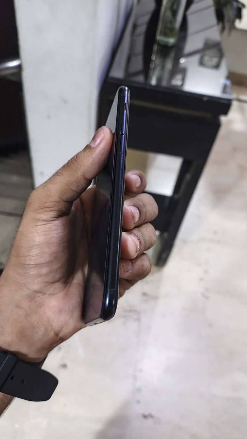 Apple iPhone SE 3rd generation 3