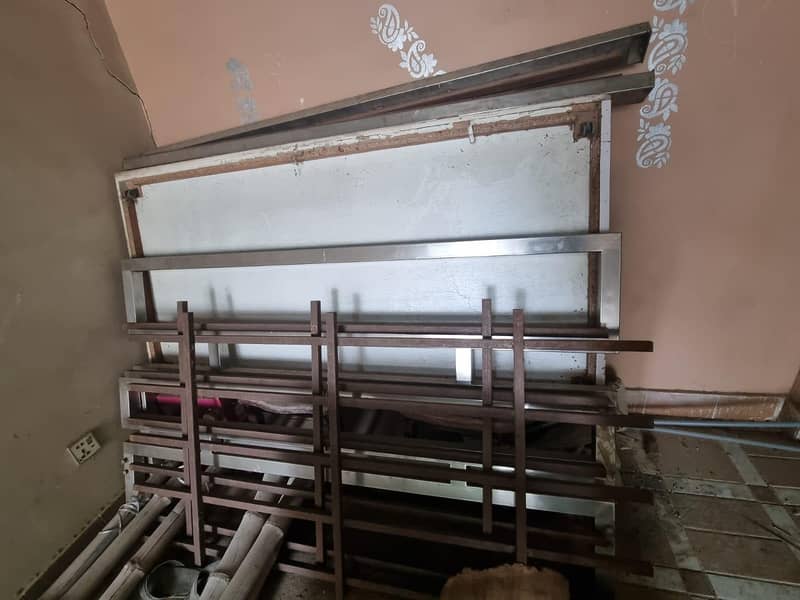 bed frame 0