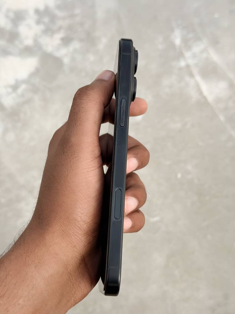 16 Pro Max 4