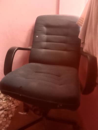 Very nice chair.